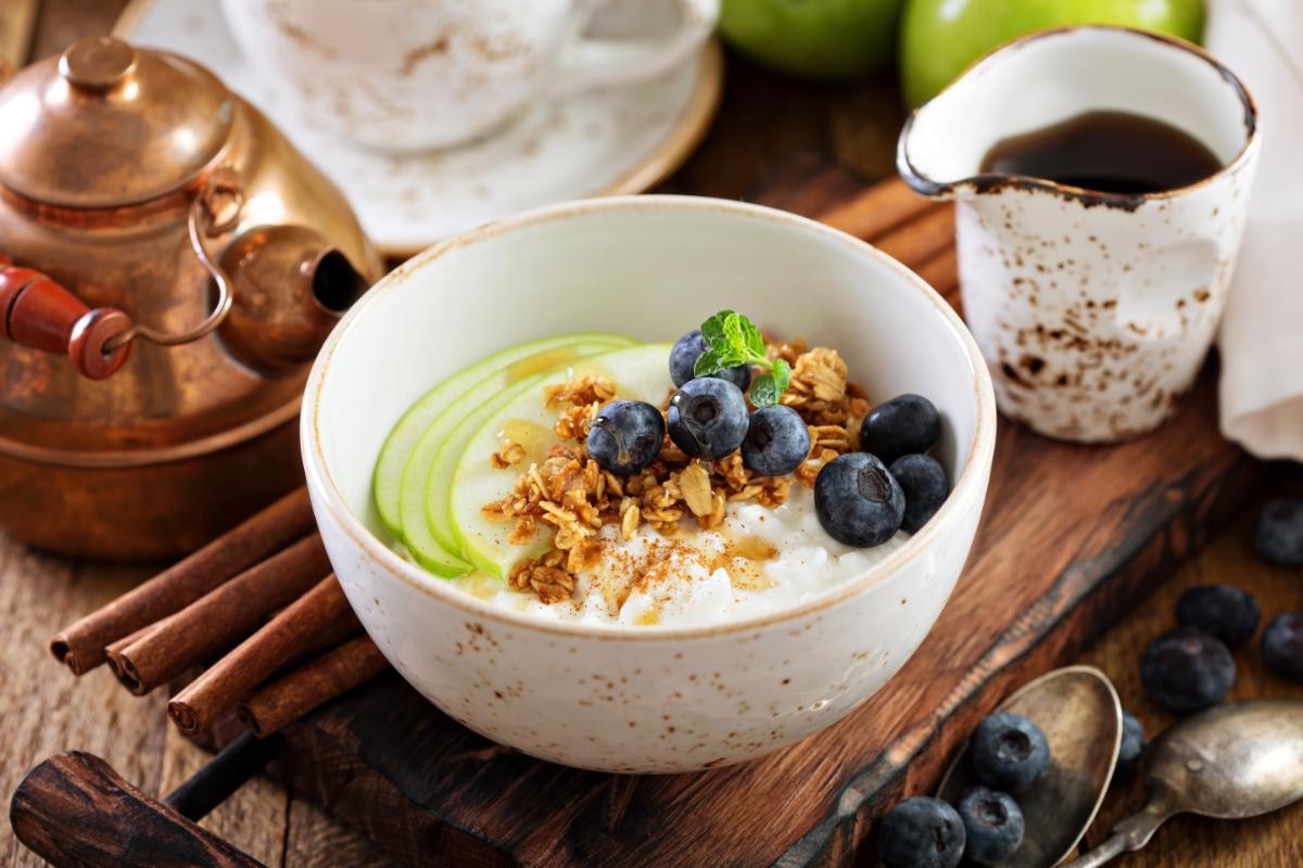 Delicious blueberry oat meal in a bowl.